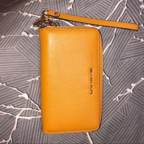 Michael Kors Jet Set Travel Large Phone Case Wallet - Picture 1 of 7